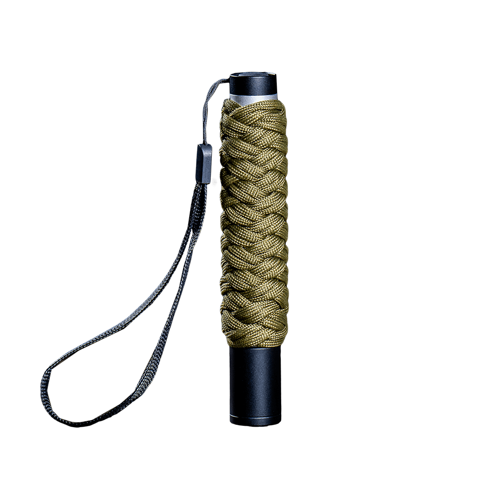 Life-Saving Tools In 1 With the Jungle Scout Paracord Flashlight
